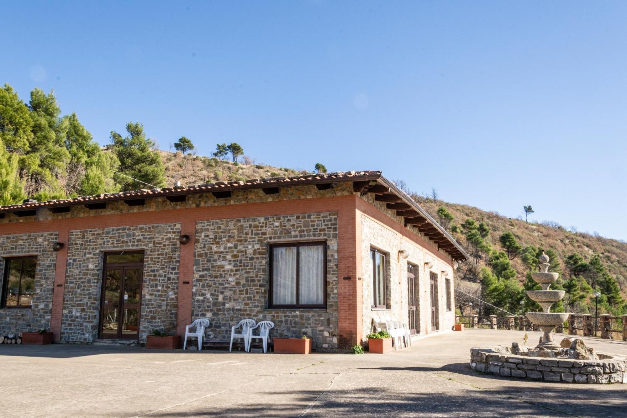Agriturismo Pinelli Plataci Exterior foto