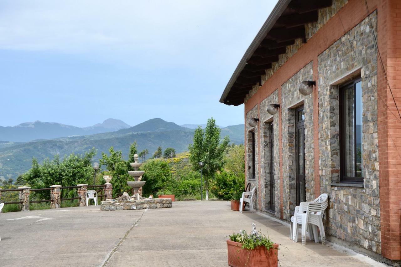 Agriturismo Pinelli Plataci Exterior foto